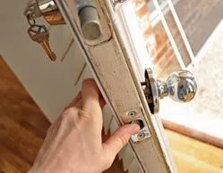 Golden Locksmith Services Franklin Lakes, NJ 201-402-2026 - 7-Lock-Changing